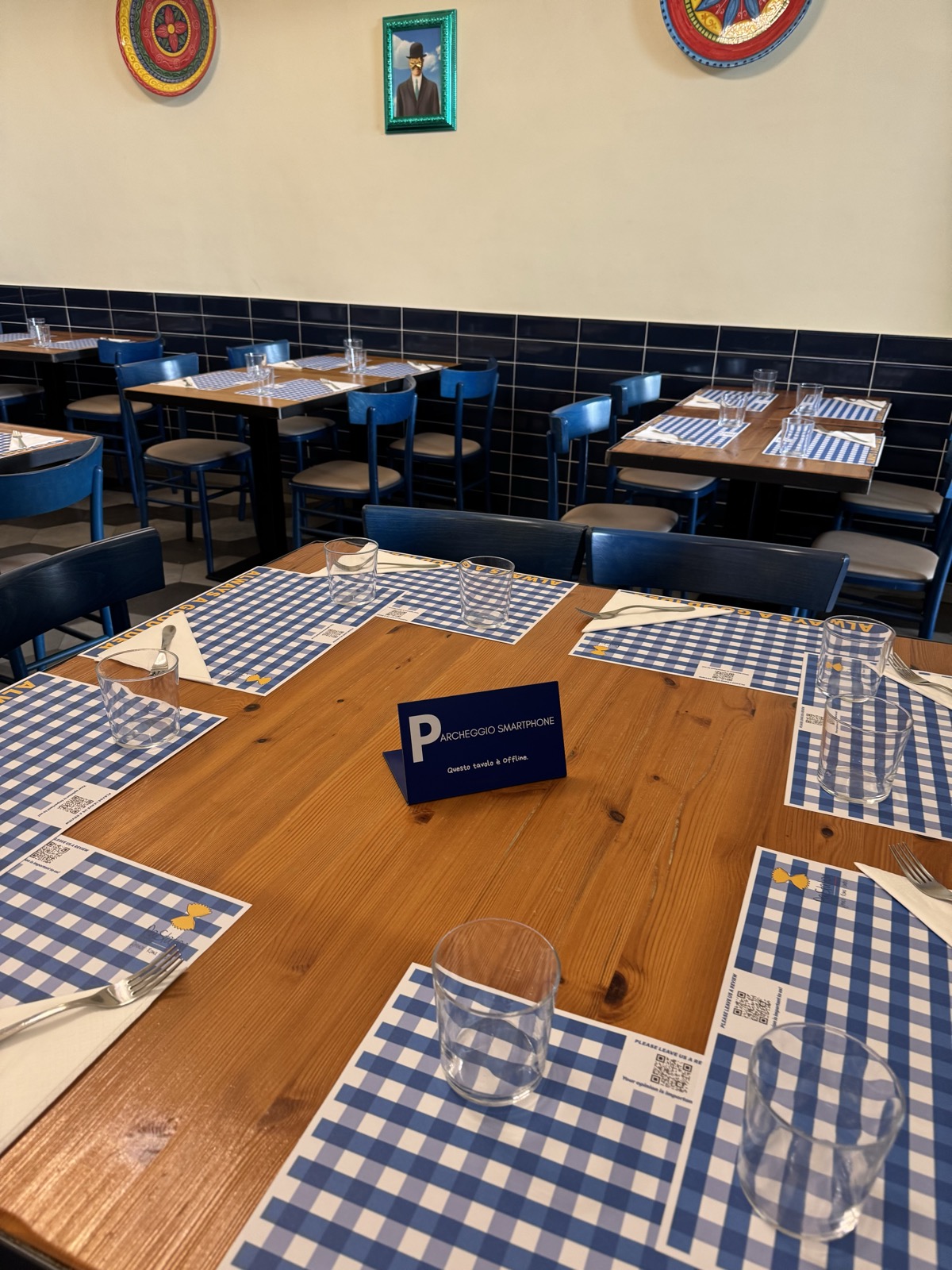 Il cartello TTIO su un tavolo da Pastation, a Firenze